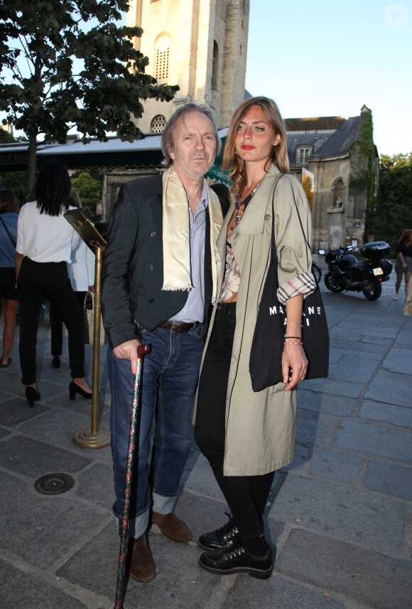 Thierry Séchan et sa fille Lou Séchan - Soirée de "L'été littéraire des Deux Magots" au café restaurants Les Deux Magots à Paris le 25 juin 2018. © Denis Guignebourg/Bestimage