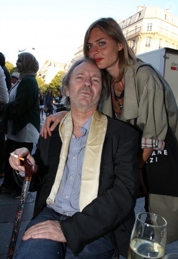 Thierry Séchan et sa fille Lou Séchan - Soirée de "L'été littéraire des Deux Magots" au café restaurants Les Deux Magots à Paris le 25 juin 2018. © Denis Guignebourg/Bestimage