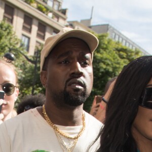 Kim Kardashian et Kanye West quittent le restaurant l'Avenue à Paris, pour se rendre à la boutique Dior. Le 21 juin 2018