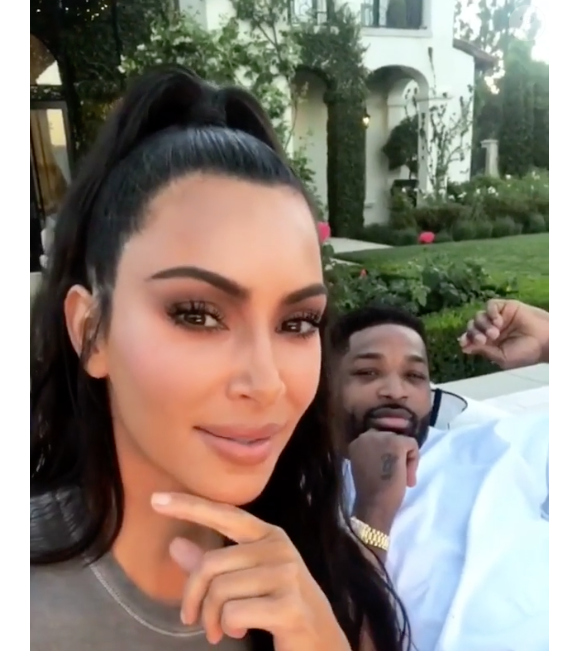 Kim Kardashian et Tristan Thompson à l'anniversaire de Khloé Kardashian le 27 juin 2018 à Los Angeles.