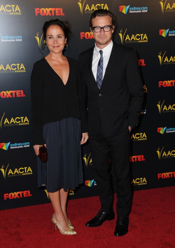 Simon Baker et sa femme Rebecca Rigg lors de la 6ème soirée des "AACTA International Awards" au Avalon Hollywood à Los Angeles, Californie, Etats-Unis, le 6 janvier 2017. © Birdie Thompson/AdMedia/Zuma Press/Bestimage