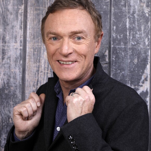 Rendez-vous portrait en studio avec Christophe Hondelatte à Paris, le 8 novembre 2017. © Cédric Perrin / Bestimage