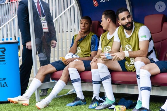 Kylian Mbappé, Florian Thauvin et Adil Rami - Match de coupe du monde opposant la France au Danemark au stade Loujniki à Moscou, Russie, le 26 juin 2018. Le match s'est terminé par un match nul 0-0. © Pierre Perusseau/Bestimage