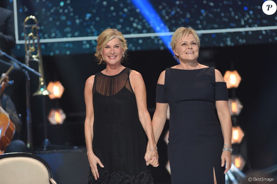 Exclusif Michele Laroque Et Muriel Robin Enregistrement De L Emission Bon Anniversaire Line A L Occasion Des 90 Ans De L Renaud Au Theatre Bobino A Paris Q Purepeople Exclusif Michele Laroque Et Muriel Robin Enregistrement De L Emission Bon Anniversaire Line A L Occasion Des 90 Ans De L Renaud Au Theatre Bobino A Paris Q Purepeople