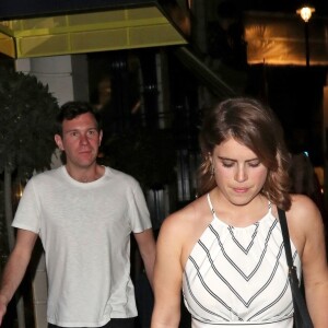 La princesse Eugenie d'York sortant d'un dîner avec son fiancé Jack Brooksbank au restaurant Isabel à Londres le 28 juin 2018.