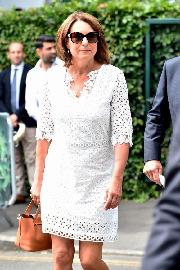 Carole Middleton à son arrivée au tournoi de Wimbledon le 4 juillet 2018 pour le match de Roger Federer contre Lukas Lacko.