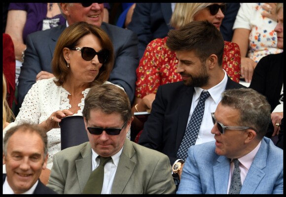 Carole Middleton et Gerard Piqué dans la royal box au tournoi de Wimbledon le 4 juillet 2018 lors du match de Roger Federer contre Lukas Lacko.