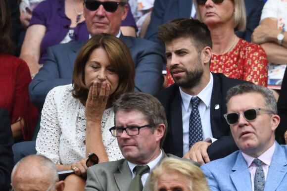 Carole Middleton et Gerard Piqué dans la royal box au tournoi de Wimbledon le 4 juillet 2018 lors du match de Roger Federer contre Lukas Lacko.