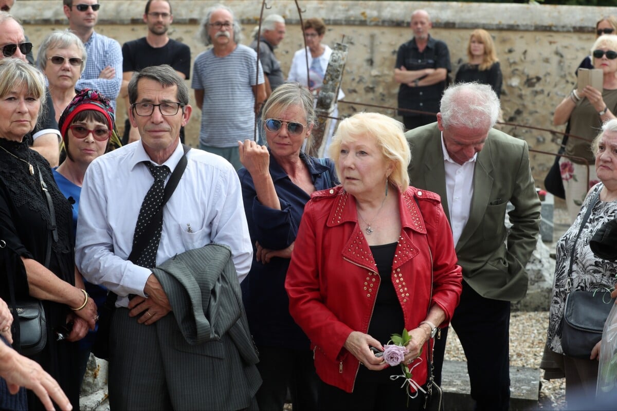 Photo Ariane Carletti Dorothée Frédérique Hoschedé Doune Roux Veuve De François Corbier 0998