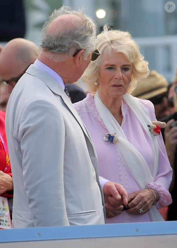 Le prince Charles, prince de Galles et Camilla Parker Bowles, duchesse de Cornouailles à Broadbeach, banlieue de Broadbeach, Australie, le 4 avril 2018.