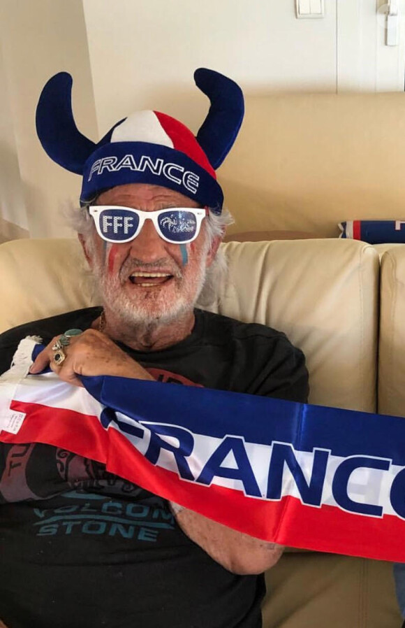 Jean-Paul Belmondo supportant l'équipe de France lors de la Coupe du monde. Le 6 juillet 2018.