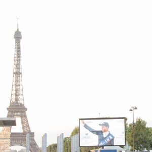 Virginie Coupérie-Eiffel, Jan Tops, Juan-Carlos Capelli, Bertram Allen (deuxième), Sameh El Dahan (premier) et Harrie Smolders (troisième) lors de la remise du Prix "Longines Global Champions Tour Grand Prix of Paris" pendant le Longines Paris Eiffel Jumping au Champ de Mars à Paris, le 7 juillet 2018. © Pierre Perusseau/Bestimage