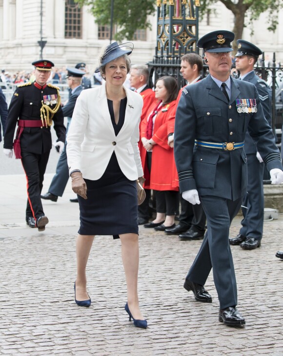 Le Premier ministre britannique Theresa May à l'abbaye de Westminster, le 10 juillet 2018 à Londres, pour le service marquant le centenaire de la Royal Air Force (RAF).