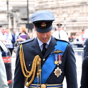 La duchesse Catherine de Cambridge (Kate Middleton), le prince William, la duchesse Meghan de Sussex (Meghan Markle) et le prince Harry arrivant à l'abbaye de Westminster, le 10 juillet 2018 à Londres, pour le service marquant le centenaire de la Royal Air Force (RAF).