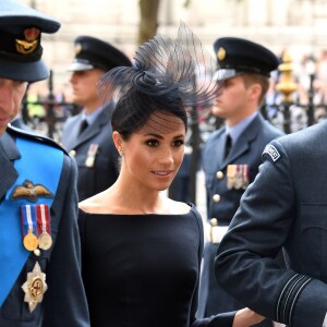 La duchesse Meghan de Sussex (Meghan Markle) et le prince William (à gauche) à l'abbaye de Westminster, le 10 juillet 2018 à Londres, pour le service marquant le centenaire de la Royal Air Force (RAF).