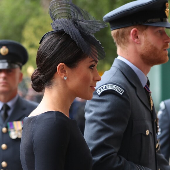 La duchesse Meghan de Sussex (Meghan Markle) et le prince Harry à l'abbaye de Westminster, le 10 juillet 2018 à Londres, pour le service marquant le centenaire de la Royal Air Force (RAF).