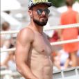 Olivier Giroud sur la plage de Pampelonne le 22 juillet 2016