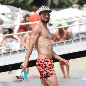 Olivier Giroud sur la plage de Pampelonne le 22 juillet 2016