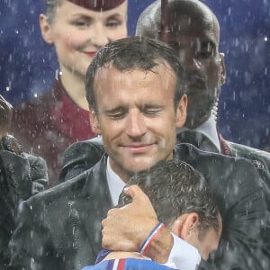 Emmanuel Macron et Antoine Griezmann - Finale de la Coupe du Monde de Football 2018 en Russie à Moscou, opposant la France à la Croatie (4-2). Le 15 juillet 2018 © Moreau-Perusseau / Bestimage