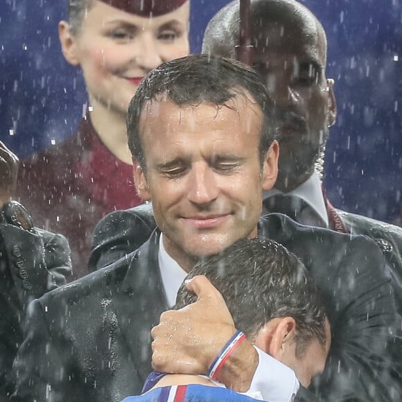 Emmanuel Macron et Antoine Griezmann - Finale de la Coupe du Monde de Football 2018 en Russie à Moscou, opposant la France à la Croatie (4-2). Le 15 juillet 2018 © Moreau-Perusseau / Bestimage