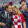 Le président français Emmanuel Macron et la présidente Croate Kolinda Grabar-Kitarovic - Finale de la Coupe du Monde de Football 2018 en Russie à Moscou, opposant la France à la Croatie (4-2) le 15 juillet 2018 © Moreau-Perusseau / Bestimage