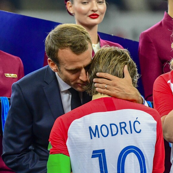 Emmanuel Macron etLuka Modric - Finale de la Coupe du Monde de Football 2018 en Russie à Moscou, opposant la France à la Croatie (4-2) le 15 juillet 2018 © Moreau-Perusseau / Bestimage