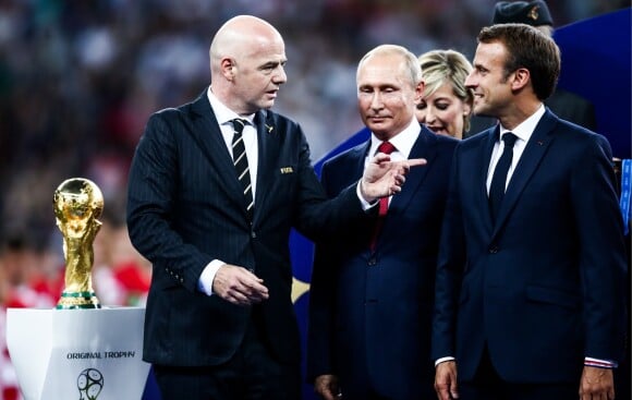 Emmanuel Macron et Vladimir Poutine lors de la victoire de l'équipe de France en Russie, le 15 juillet 2018.