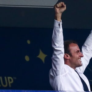 Emmanuel Macron lors de la victoire de l'équipe de France en Russie, le 15 juillet 2018.