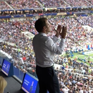 Emmanuel Macron lors de la victoire de l'équipe de France en Russie, le 15 juillet 2018.