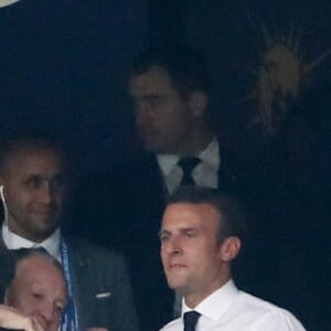 Noël Le Graët, président de la FFF, la première dame Brigitte Macron et son mari le président français Emmanuel Macron et la présidente Croate Kolinda Grabar-Kitarovic - People au stade Loujniki lors de la finale de la Coupe du Monde de Football 2018 à Moscou, opposant la France à la Croatie à Moscou le 15 juillet 2018 © Cyril Moreau / Bestimage