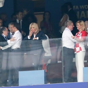 Noël Le Graët, président de la FFF, la première dame Brigitte Macron et son mari le président français Emmanuel Macron et la présidente Croate Kolinda Grabar-Kitarovic - People au stade Loujniki lors de la finale de la Coupe du Monde de Football 2018 à Moscou, opposant la France à la Croatie à Moscou le 15 juillet 2018 © Cyril Moreau / Bestimage