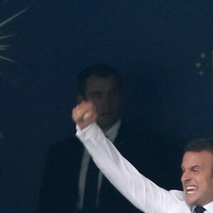 La première dame Brigitte Macron et son mari le président français Emmanuel Macron - People au stade Loujniki lors de la finale de la Coupe du Monde de Football 2018 à Moscou, opposant la France à la Croatie à Moscou le 15 juillet 2018 © Cyril Moreau/Bestimage