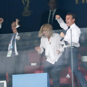 Noël Le Graët, président de la FFF, la première dame Brigitte Macron et son mari le président français Emmanuel Macron - People au stade Loujniki lors de la finale de la Coupe du Monde de Football 2018 à Moscou, opposant la France à la Croatie à Moscou le 15 juillet 2018 © Cyril Moreau/Bestimage