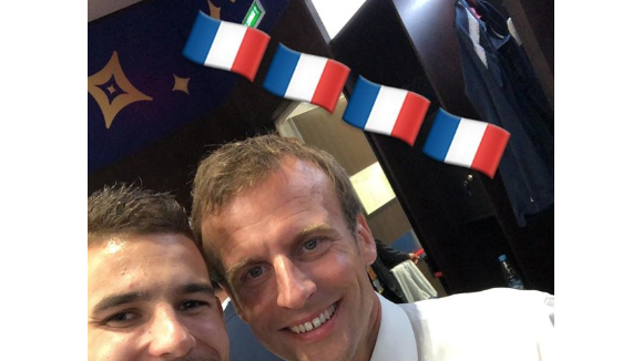Emmanuel Macron et Brigitte fous de joie dans les vestiaires des Bleus