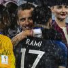 Le président Emmanuel Macron et Adil Rami - Finale de la Coupe du Monde de Football 2018 en Russie à Moscou, opposant la France à la Croatie (4-2) le 15 juillet 2018 © Moreau-Perusseau / Bestimage