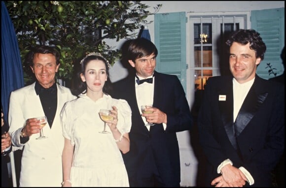 Archives - Isabelle Adjani et Andrzej Zulawski (dernier à droite) présentent "Possession" au Festival de Cannes en 1981.