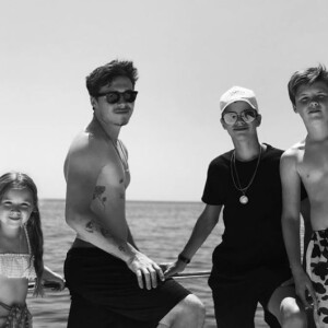 Victoria Beckham partage une photo de ses quatre enfants (Harper, Brooklyn, Romeo et Cruz) à l'occasion de vacances au Montenegro. Instagram, le 17 juillet 2018.