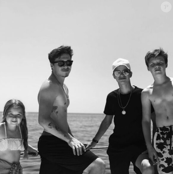 Victoria Beckham partage une photo de ses quatre enfants (Harper, Brooklyn, Romeo et Cruz) à l'occasion de vacances au Montenegro. Instagram, le 17 juillet 2018.