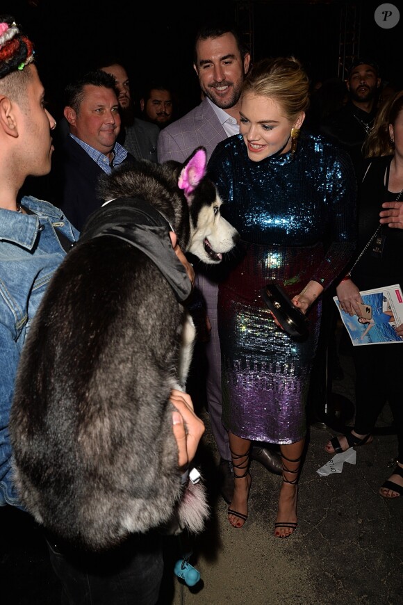 Kate Upton, enceinte, et son mari Justin Verlander lors de la soirée Maxim Hot 100 Experience au Hollywood Palladium à Los Angeles, le 21 juillet 2018.