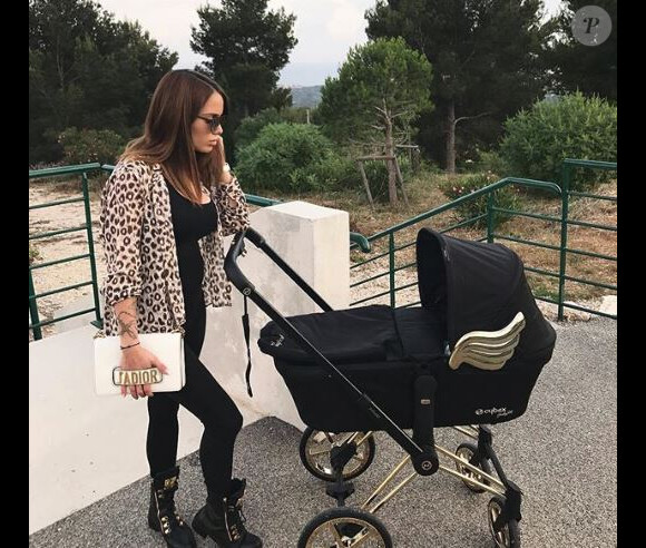 Manon Marsault (Les Marseillais) en balade avec son fils Tiago -  Instagram, 8 juin 2018