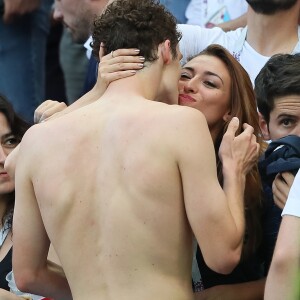 L'ex-Miss France Rachel Legrain-Trapani félicite son compagnon Benjamin Pavard après la victoire de la France face à l'Argentine lors des 8ème de finale de la Coupe du monde à Kazan en Russie le 30 juin 2018. © Cyril Moreau/Bestimage