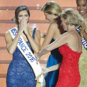 Iris Mittenaere, Miss Nord-Pas-de-Calais élue Miss France 2016 lors du concours organisé à Lille, le 19 décembre 2015.