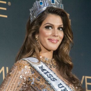 La Française Iris Mittenaere couronnée Miss Univers; choisie face à ses 85 concurrentes, la Française Iris Mittenaere a été élue lundi 30 janvier Miss Univers lors d'un concours télévisé organisé à Pasay, Philippines, le 30 janvier 2017.