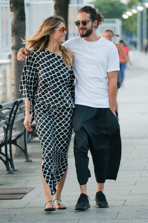 Heidi Klum et son compagnon Tom Kaulitz s'embrassent dans les rues de New York, le 2 juillet 2018