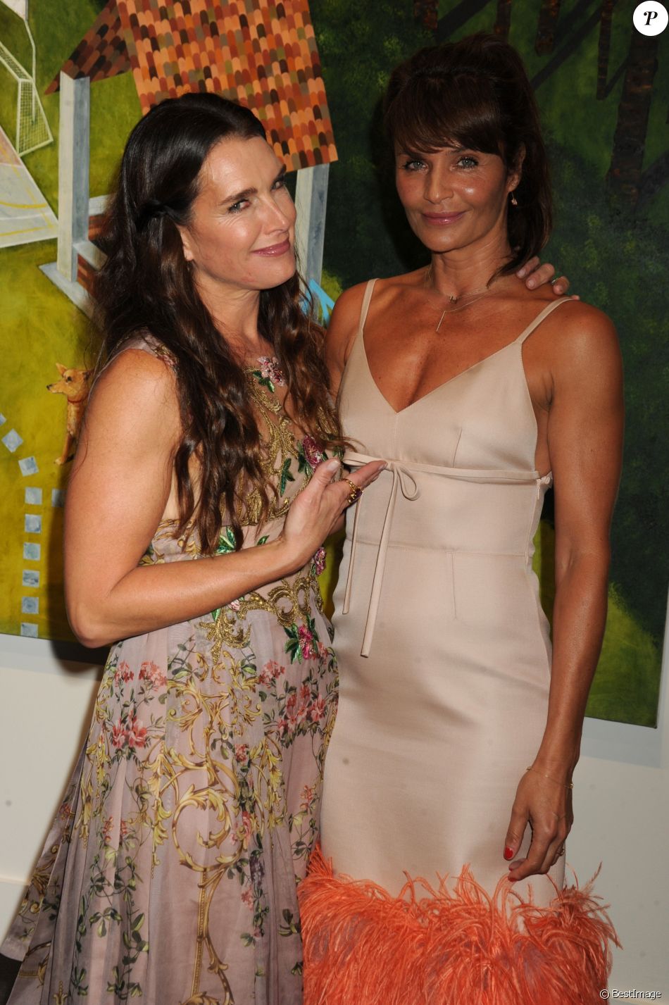 Brooke Shields et Helena Christensen à la vente Take home a Nude Art