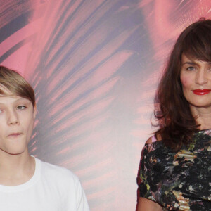 Helena Christensen et son fils Mingus Lucien Reedus - Avant-premiere du film "Hunger Games: Catching Fire" a New York, le 20 novembre 2013.  Celebrities attend the 'Hunger Games: Catching Fire' New York Premiere at AMC Lincoln Square Theater on November 20, 2013 in New York City.20/11/2013 - New York