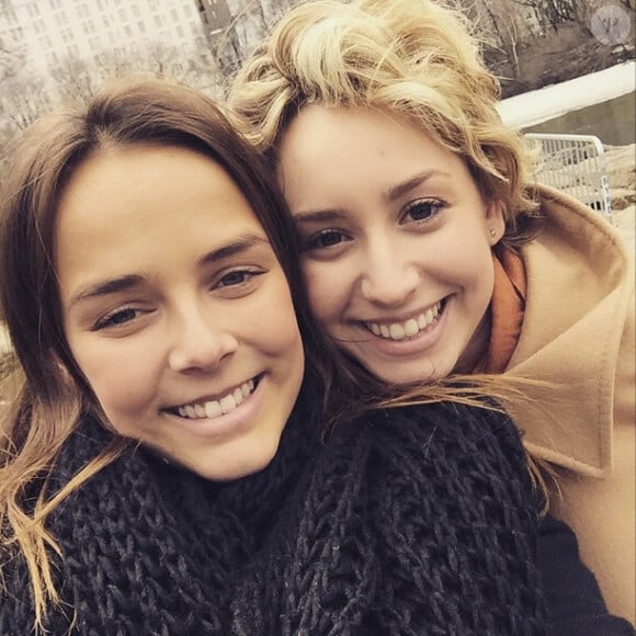 Pauline Ducruet et sa cousine Jazmin Grace Grimaldi, fille illégitime du prince Albert, complices à New York lors d'une promenade dans Central Park. Instagram le 15 mars 2015.