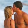 Exclusif - Margot Robbie et son mari Tom Ackerley prennent du bon temps avec des amis sur une plage au Costa Rica le 18 juillet 2018.