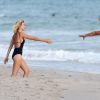 Exclusif - Margot Robbie et son mari Tom Ackerley prennent du bon temps avec des amis sur une plage au Costa Rica. Le couple marié depuis deux ans déjà semble plus amoureux que jamais, le 18 juillet 2018.