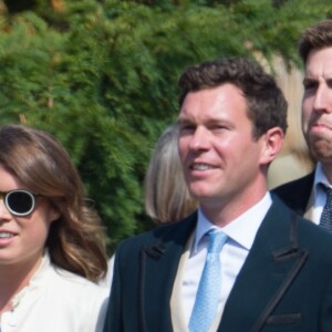 La princesse Eugenie d'York et son fiancé Jack Brooksbank au mariage de Charlie Van Straubanzee et Daisy Jenks à l'église de Sainte-Marie-la-Vierge à Frensham, le 4 août 2018.